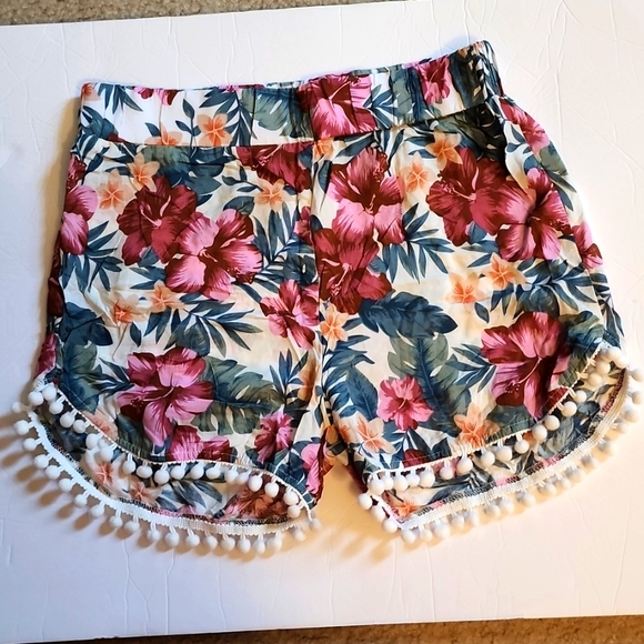 Pants - Floral Print Pom Pom Shorts